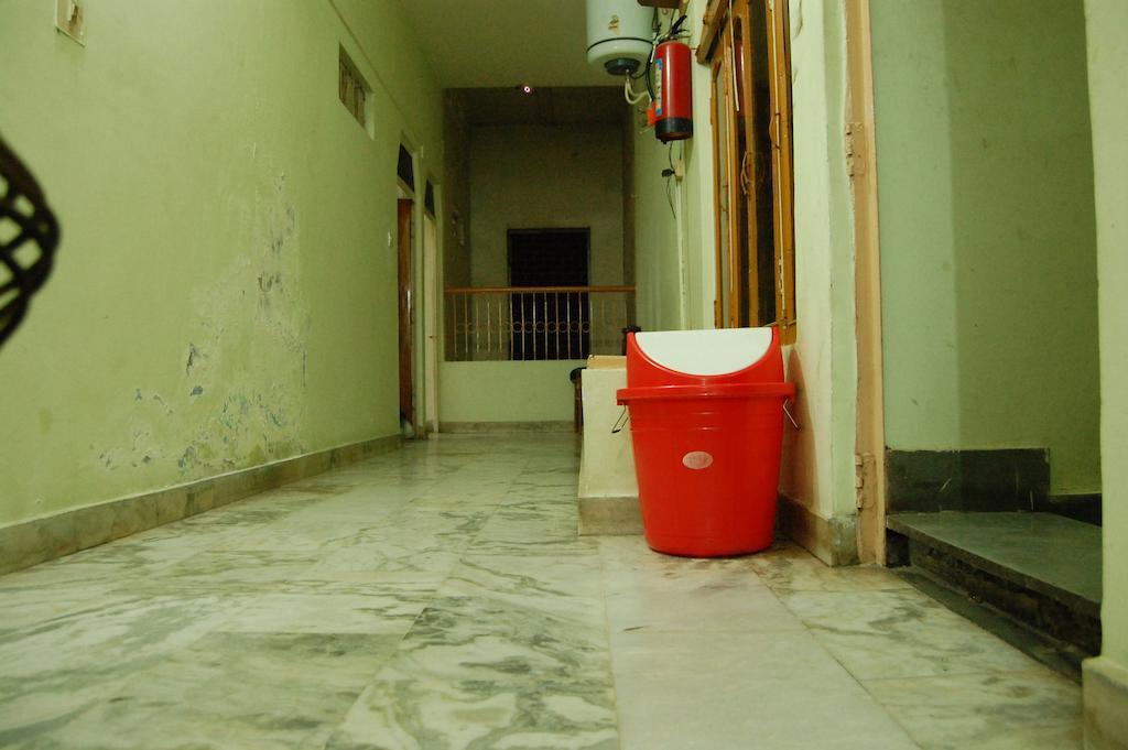 Puja Guest House พาราณสี ภายนอก รูปภาพ