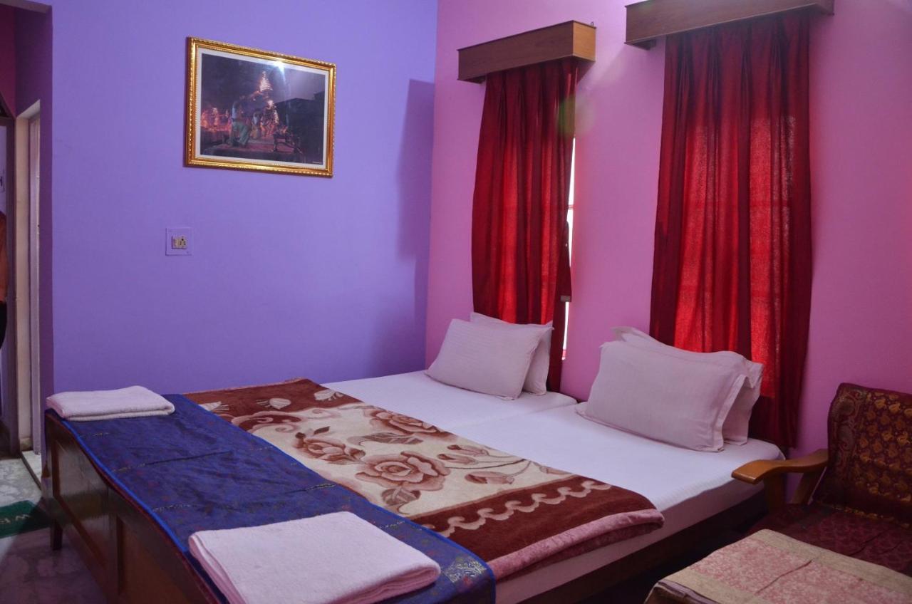Puja Guest House พาราณสี ภายนอก รูปภาพ
