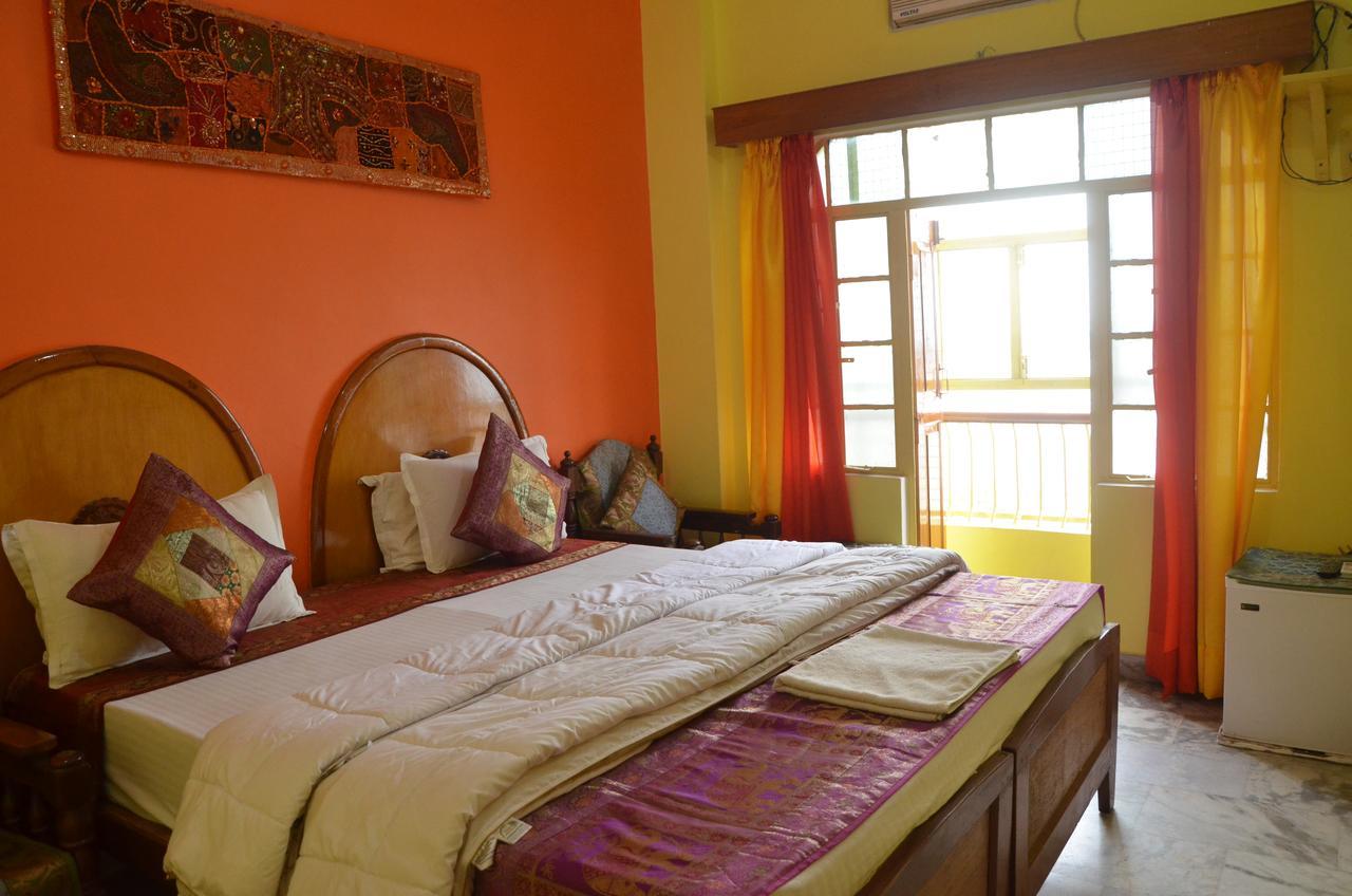 Puja Guest House พาราณสี ภายนอก รูปภาพ