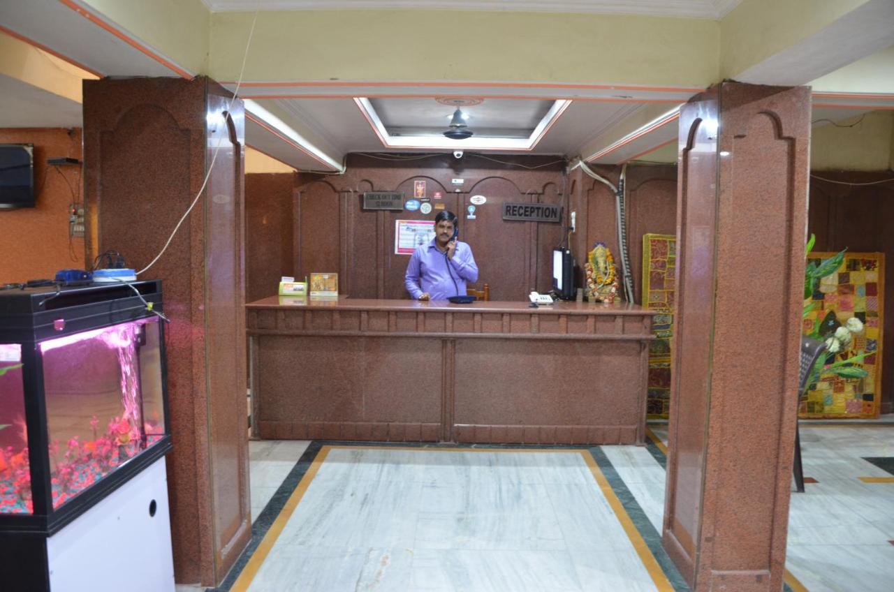 Puja Guest House พาราณสี ภายนอก รูปภาพ